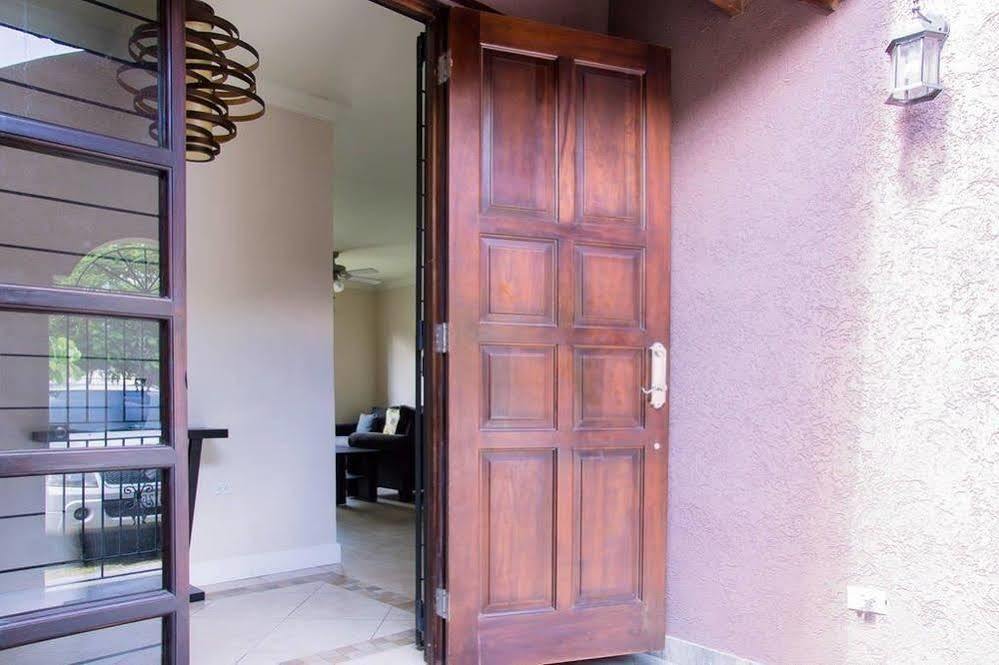 New Kingston Guest Apt At Sonoma Estate Luaran gambar
